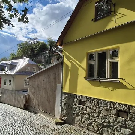 Romantic House In Botanic Garden Casa de Férias Banská Štiavnica