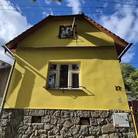 Casa de Férias Romantic House In Botanic Garden Banská Štiavnica